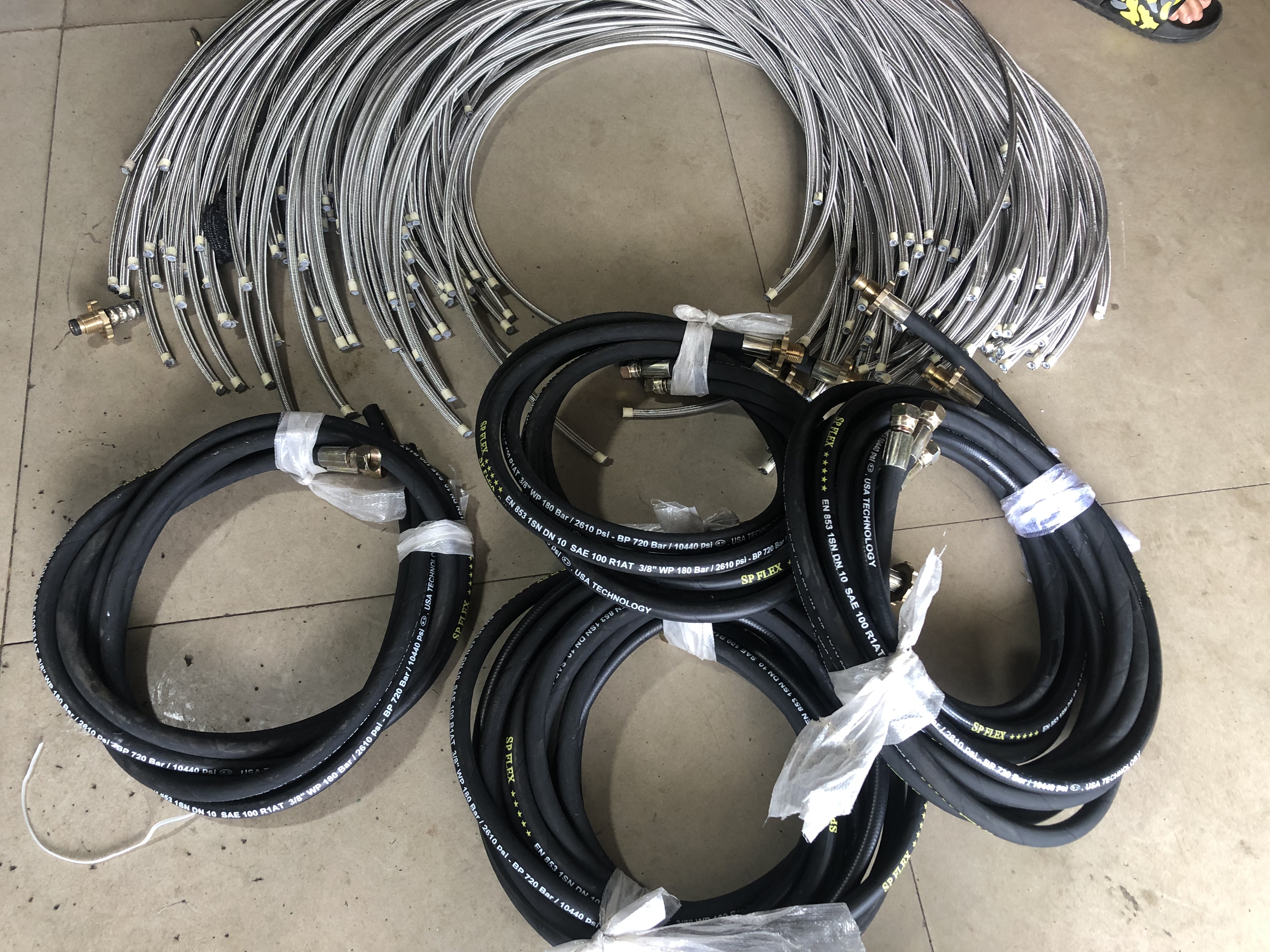 ống dẫn dầu thủy lực cao áp 