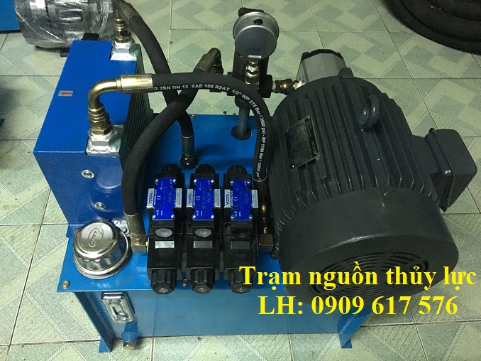 Trạm nguồn thủy lực 3 van điều khiển 