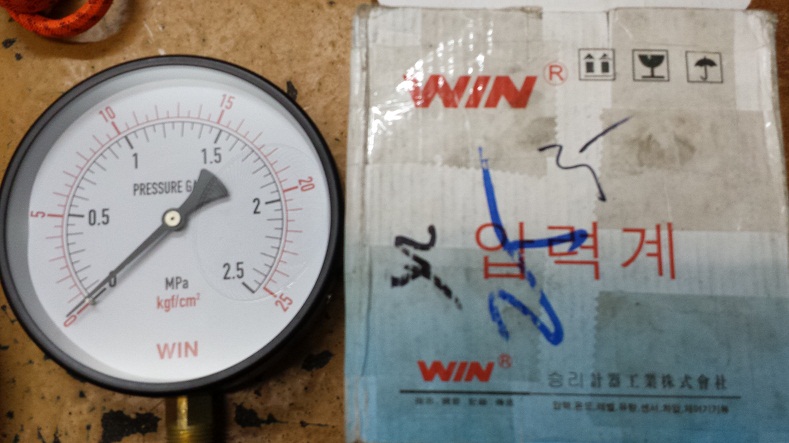 đồng hồ đo áp suất 0-25kg/cm2 mặt 150mm