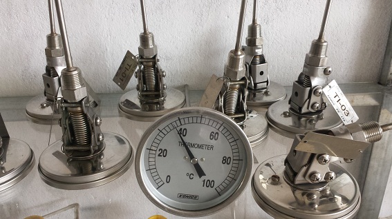 Đồng hồ đo nhiệt độ nước