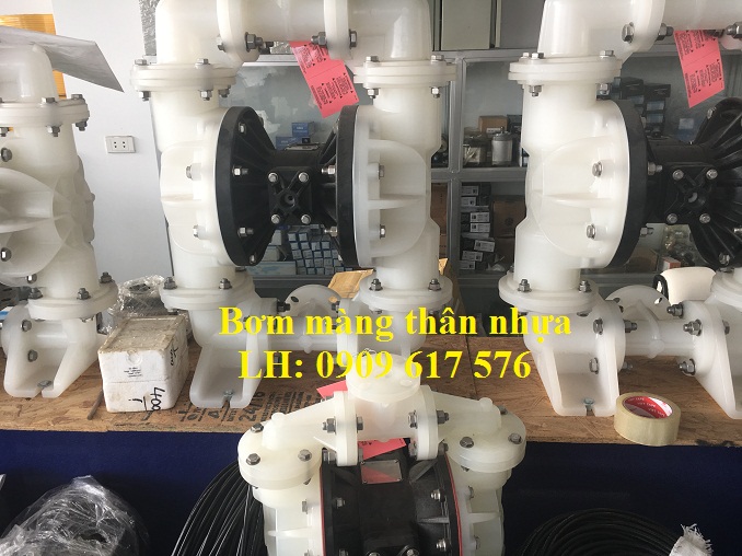 bơm màng thân nhựa 